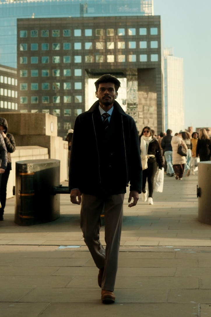 Suited walk, London Bridge