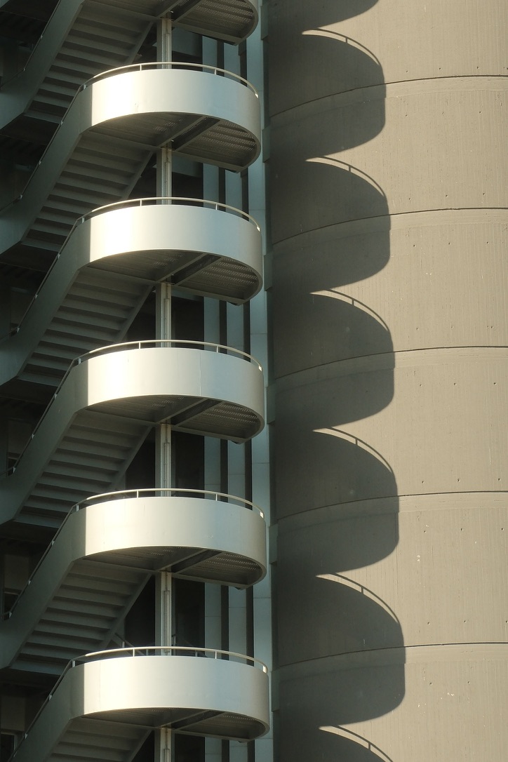 Balcony curves